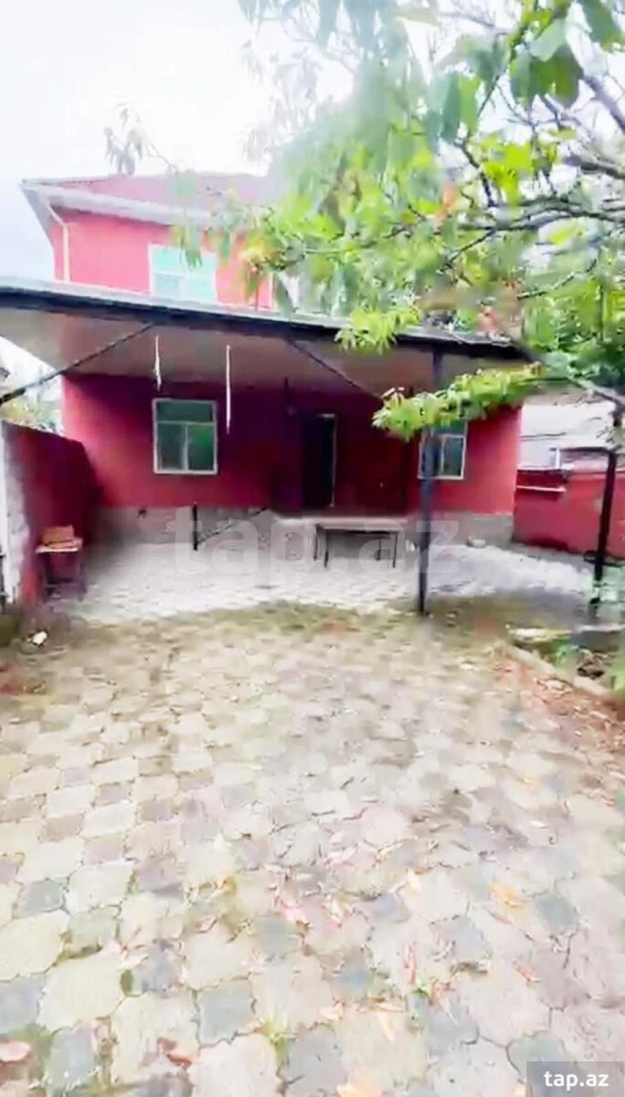 Satılır 6 otaqlı həyət evi