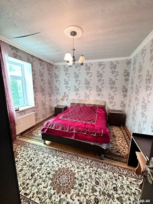 Satılır 6 otaqlı həyət evi