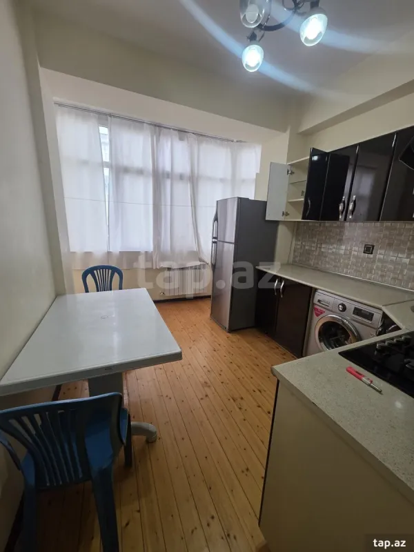Kirayə verilir 2 otaqlı yeni tikili 82 m²