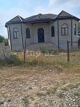 Satılır 4 otaqlı həyət evi — Quba 4 otaq