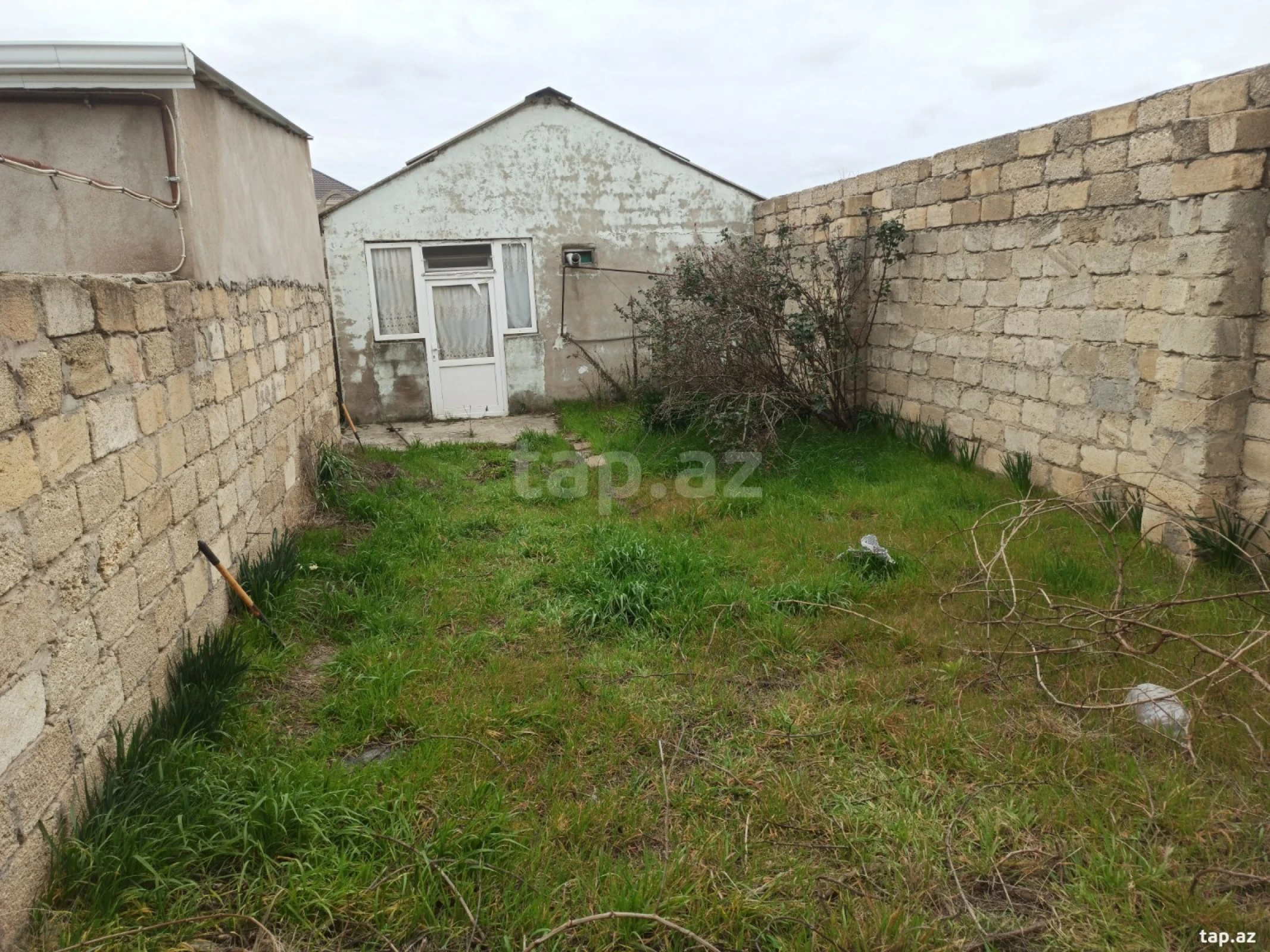 Satılır 2 otaqlı həyət evi