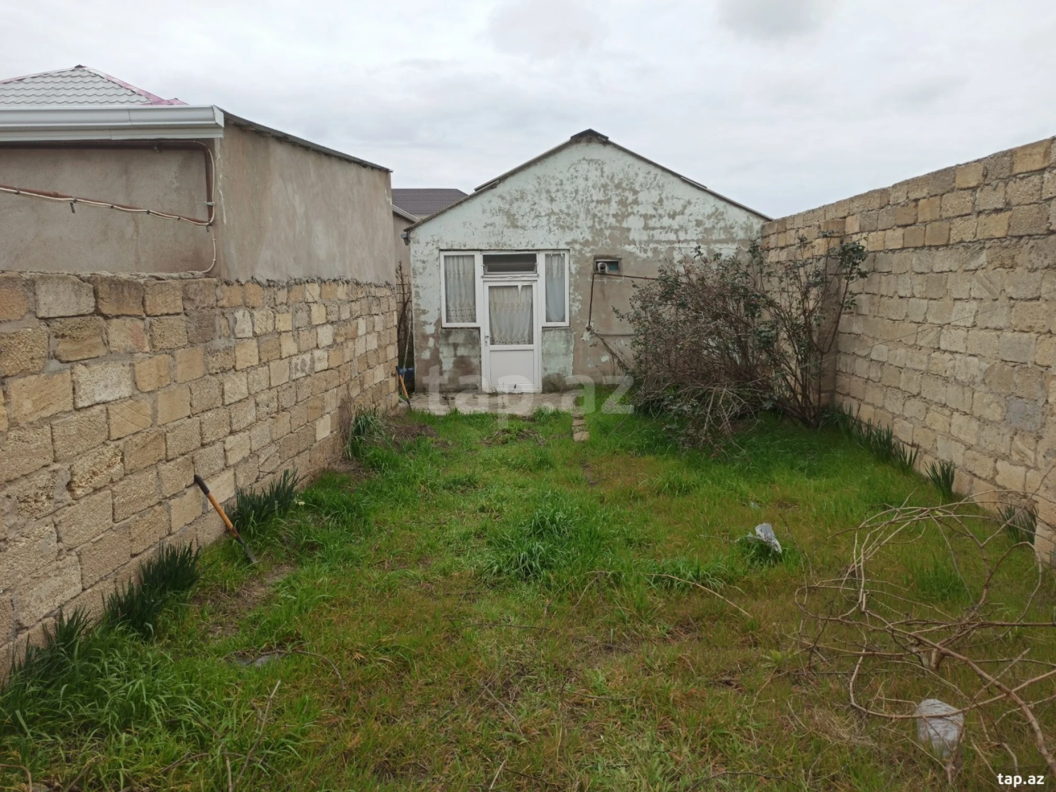 Satılır 2 otaqlı həyət evi