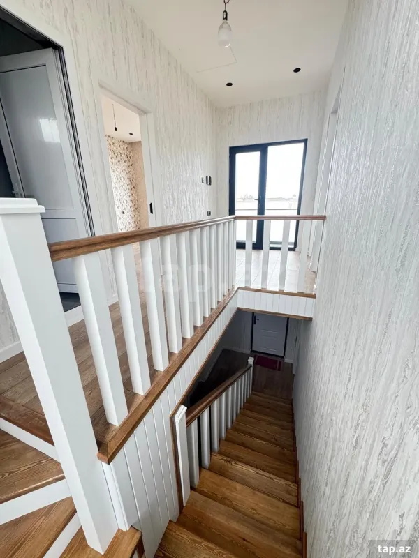 Satılır 4 otaqlı həyət evi