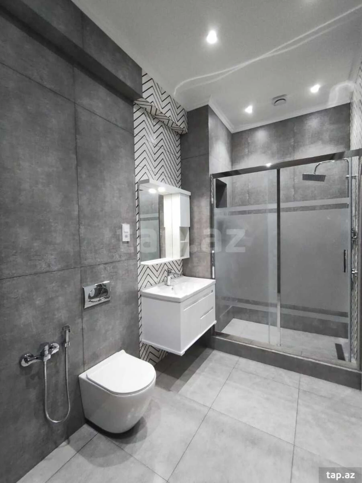 Kirayə verilir 2 otaqlı yeni tikili 80 m²