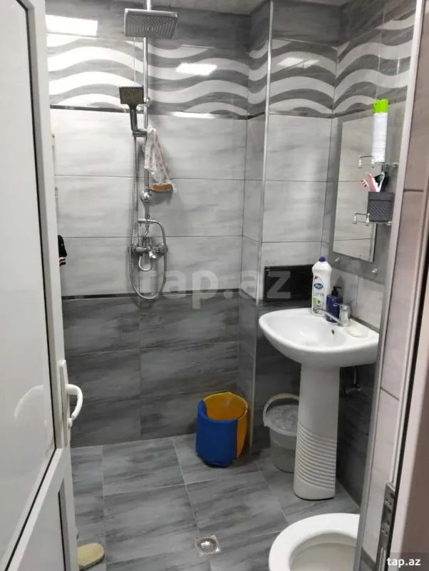Kirayə verilir 2 otaqlı mənzil 60 m²