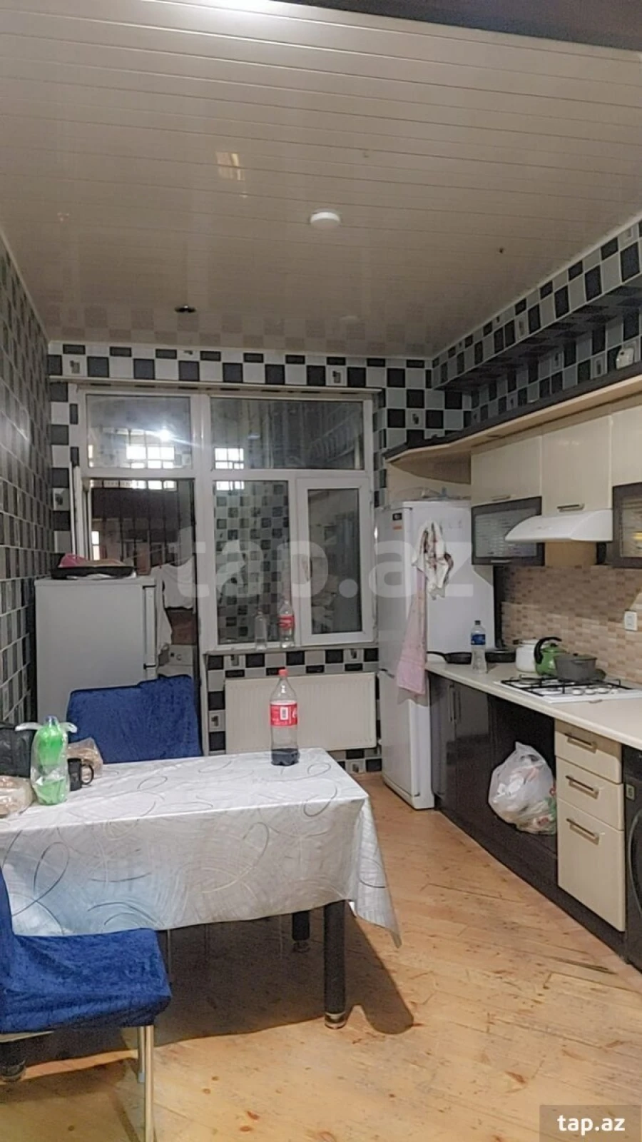 Kirayə verilir 4 otaqlı mənzil 200 m²