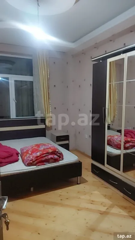 Kirayə verilir 4 otaqlı mənzil 200 m²