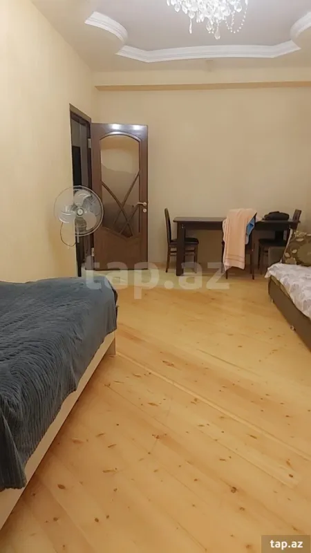 Kirayə verilir 4 otaqlı mənzil 200 m²