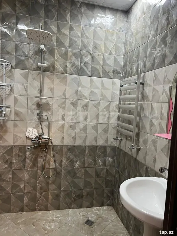 Kirayə verilir 2 otaqlı yeni tikili 86 m²