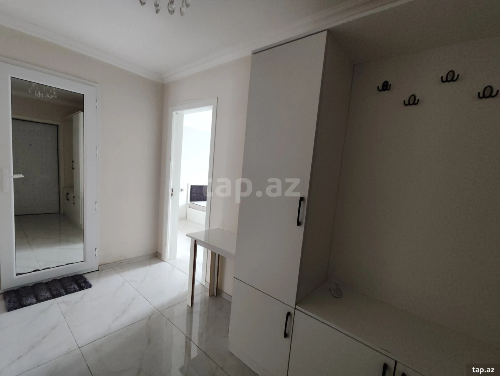 Kirayə verilir 3 otaqlı yeni tikili 75 m²