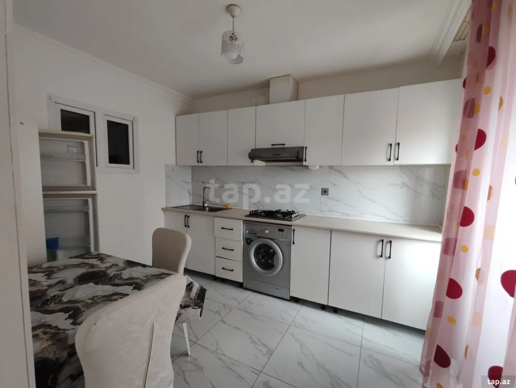 Kirayə verilir 3 otaqlı yeni tikili 75 m²