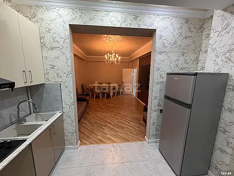 Kirayə verilir 2 otaqlı yeni tikili 70 m²