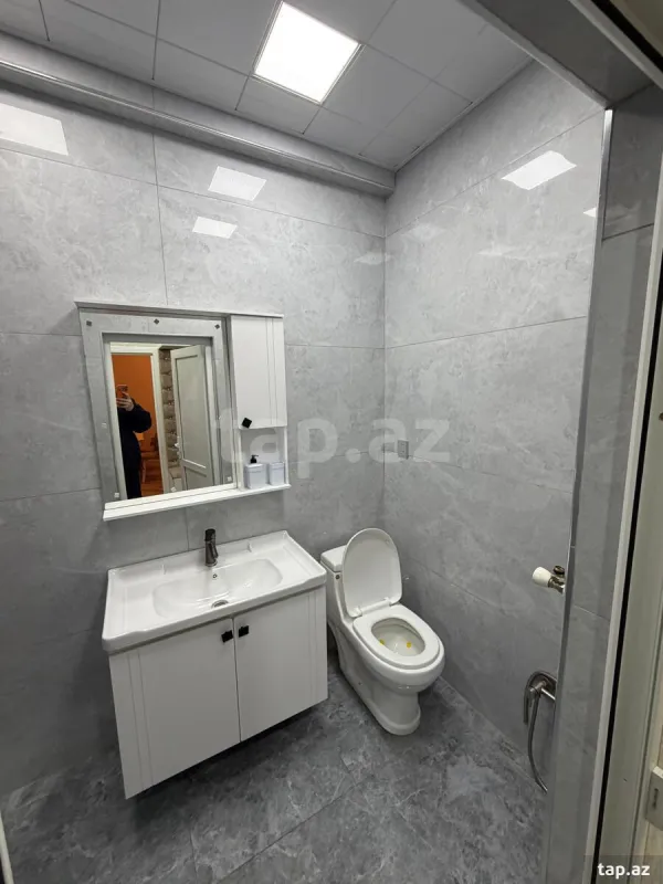 Kirayə verilir 2 otaqlı yeni tikili 70 m²