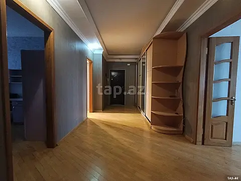 Kirayə verilir 3 otaqlı yeni tikili 134 m²