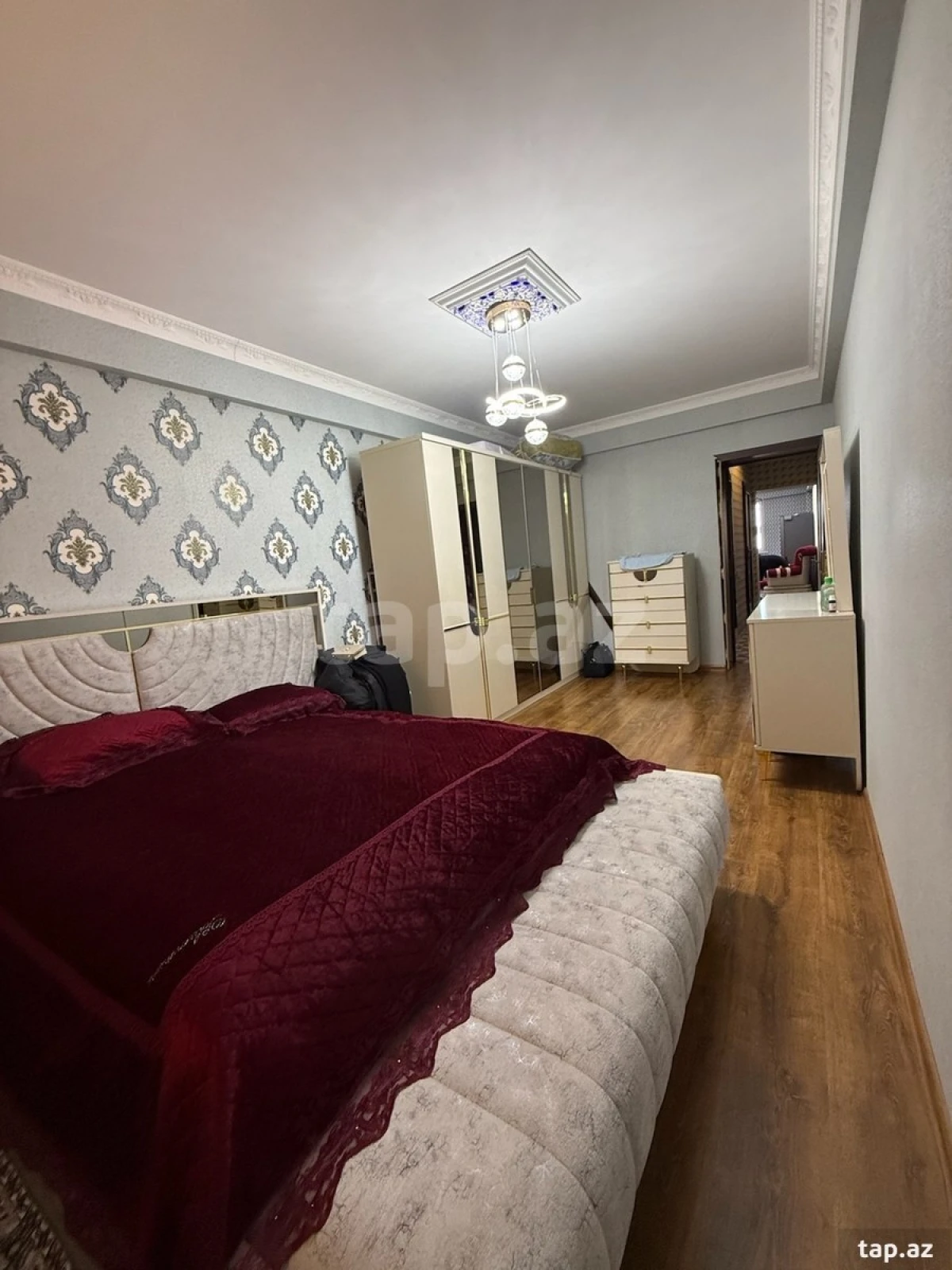 Satılır 3 otaqlı yeni tikili 128 m²