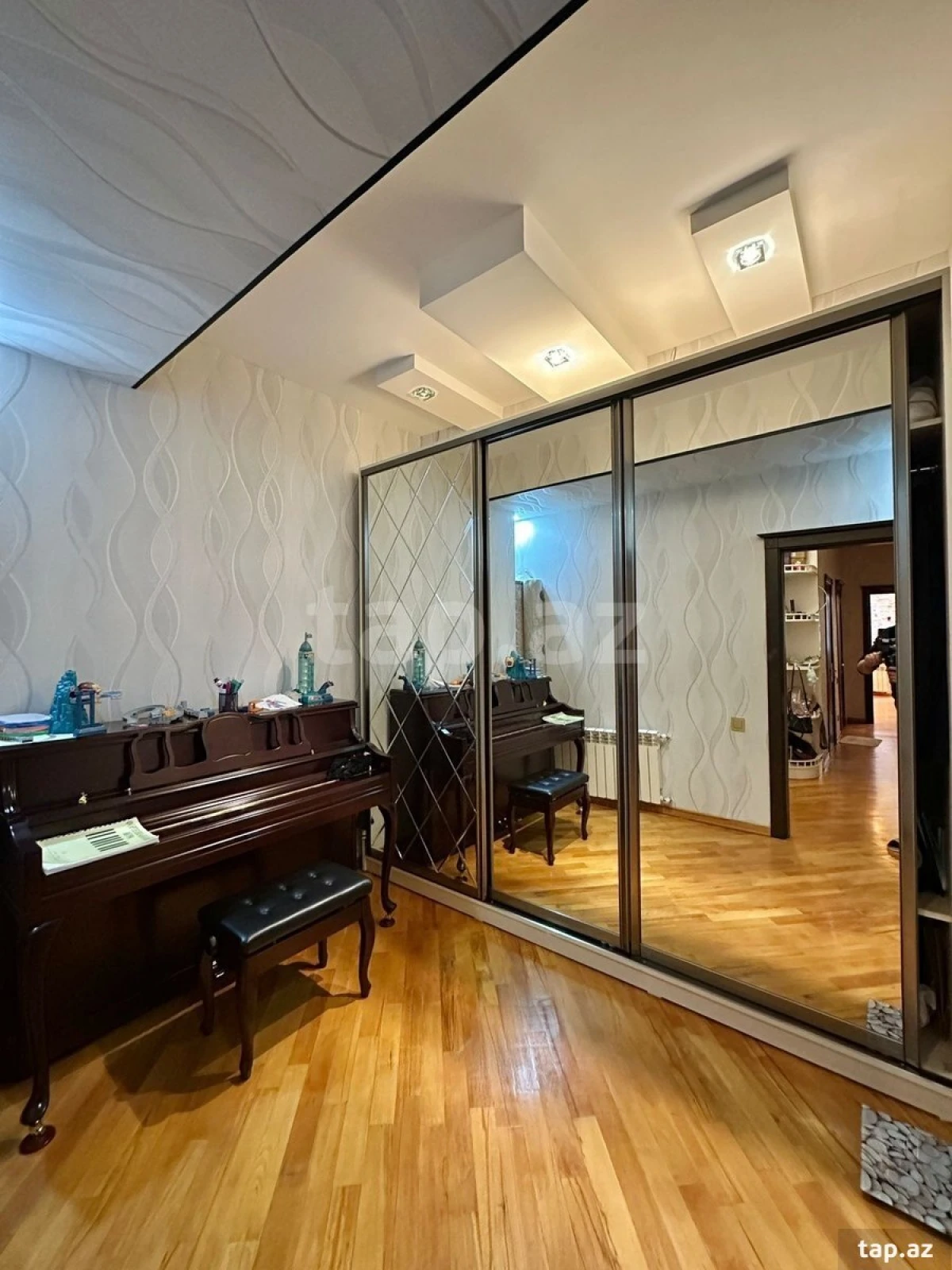 Satılır 3 otaqlı yeni tikili 139 m²