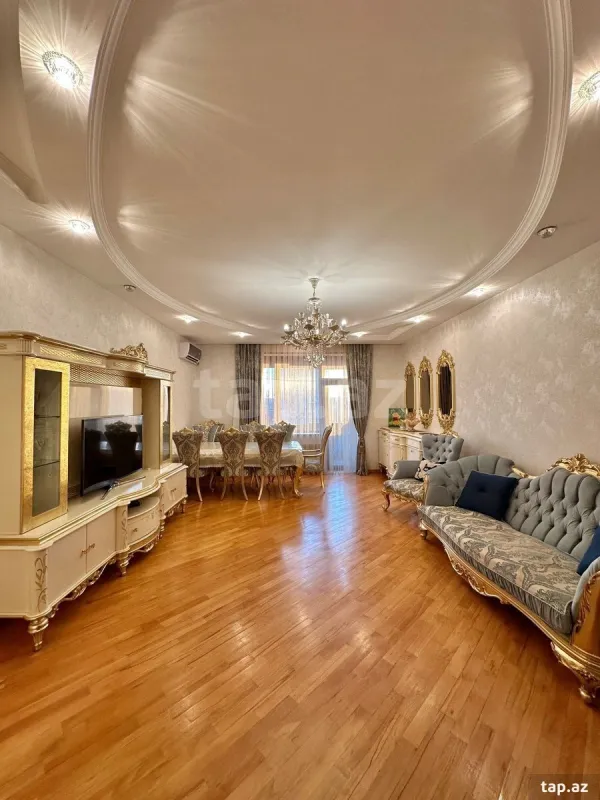 Satılır 3 otaqlı yeni tikili 139 m²