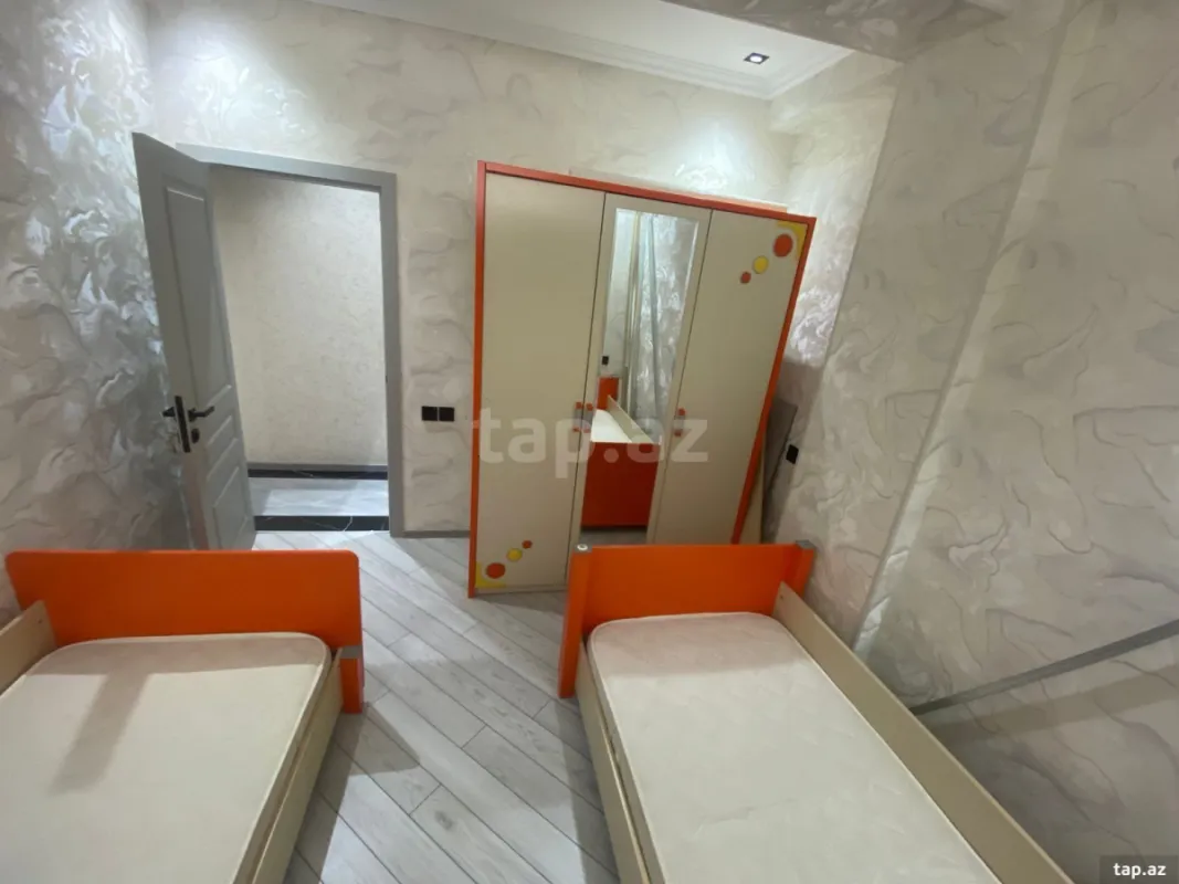 Kirayə verilir 3 otaqlı yeni tikili 120 m²