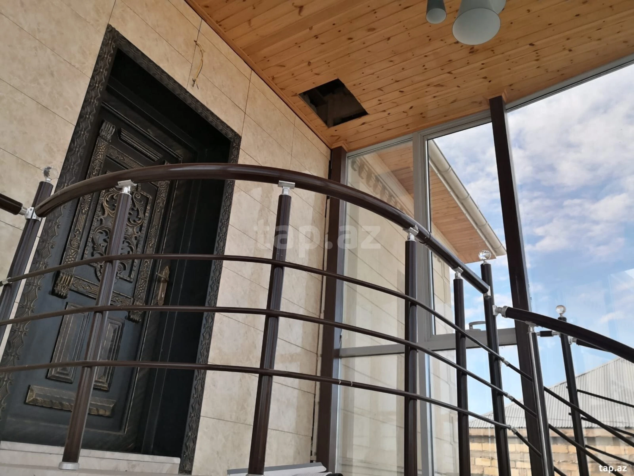 Satılır 5 otaqlı həyət evi