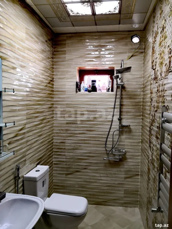 Satılır 5 otaqlı həyət evi