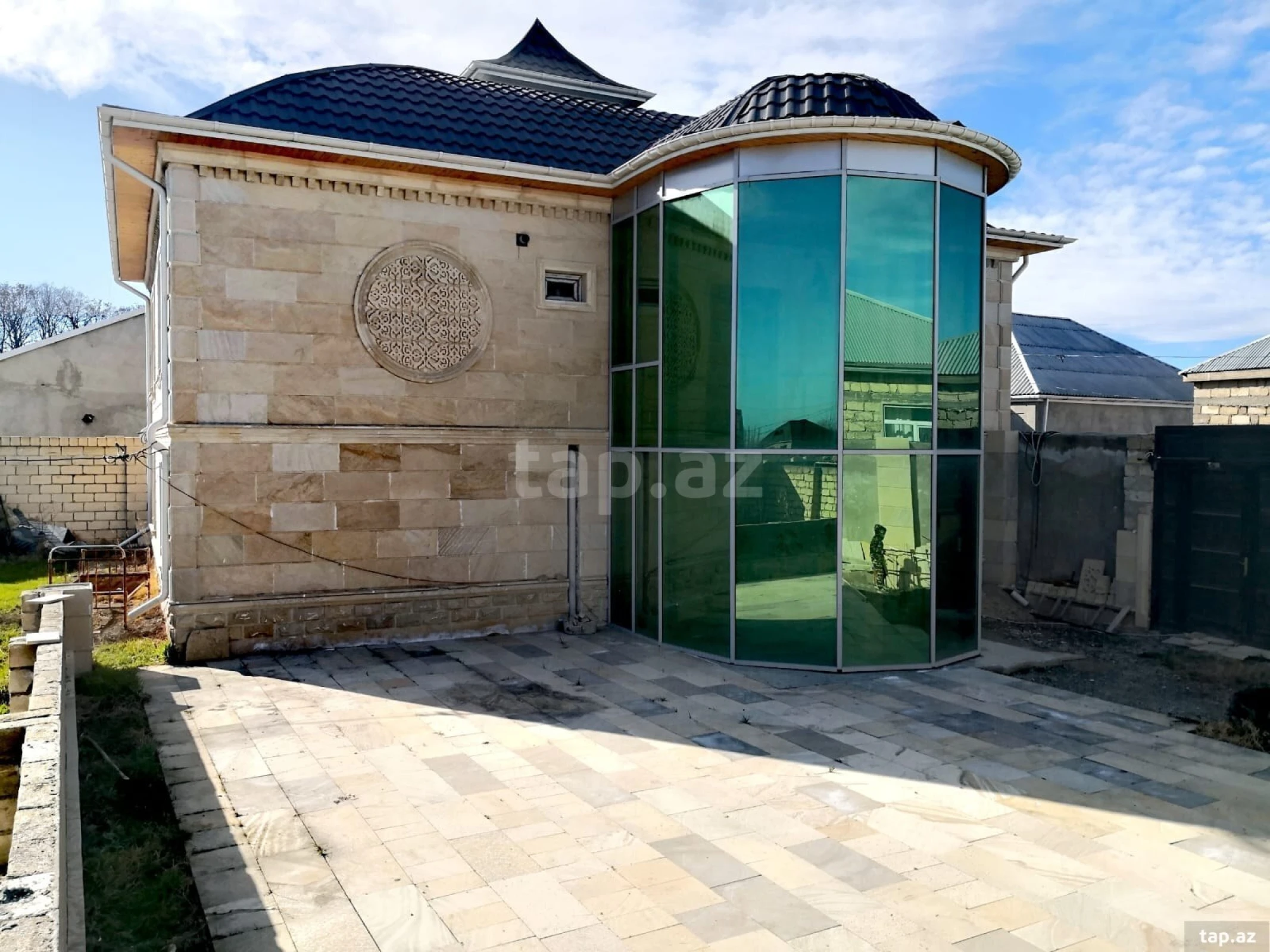 Satılır 5 otaqlı həyət evi
