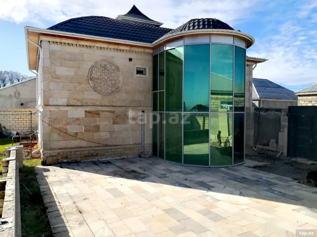 Satılır 5 otaqlı həyət evi