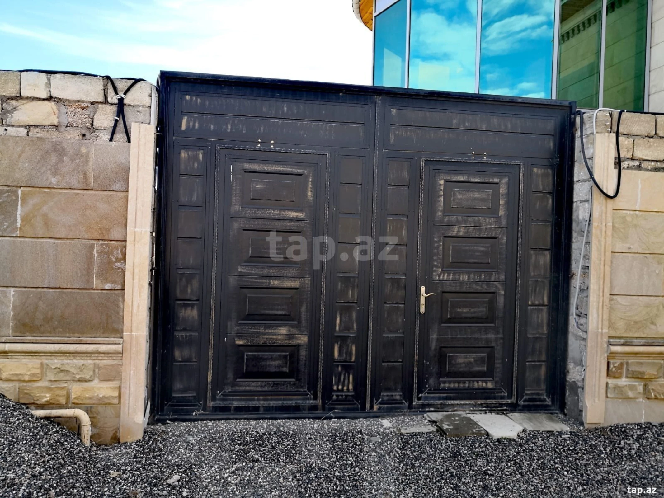 Satılır 5 otaqlı həyət evi