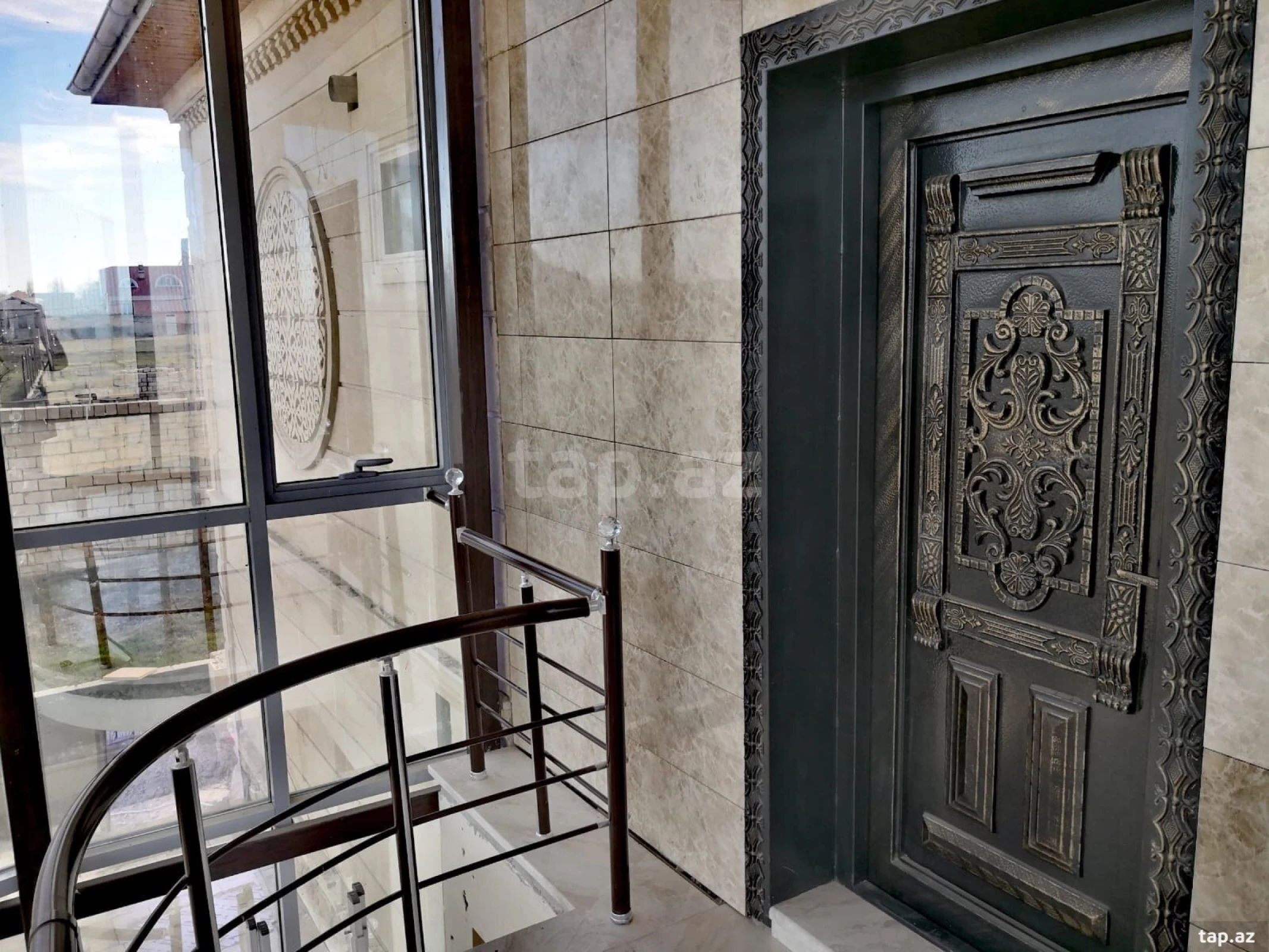 Satılır 5 otaqlı həyət evi