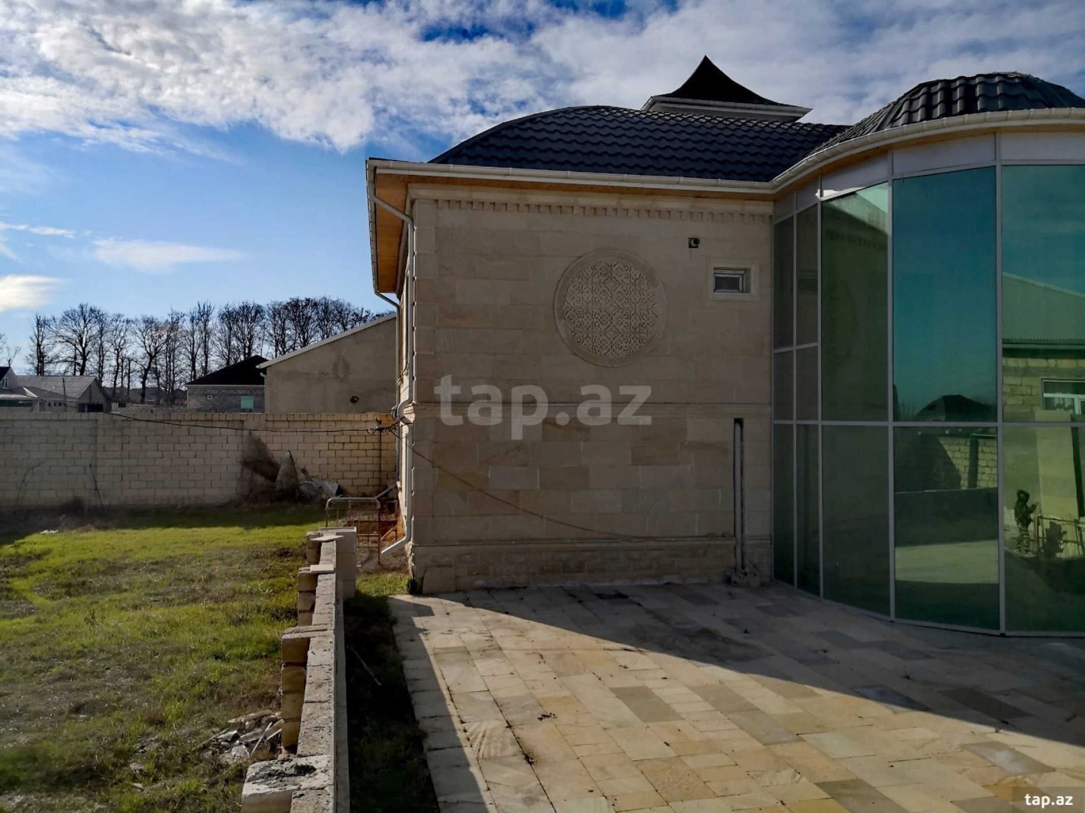 Satılır 5 otaqlı həyət evi