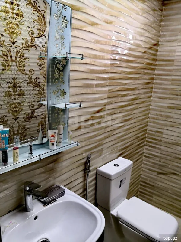 Satılır 5 otaqlı həyət evi