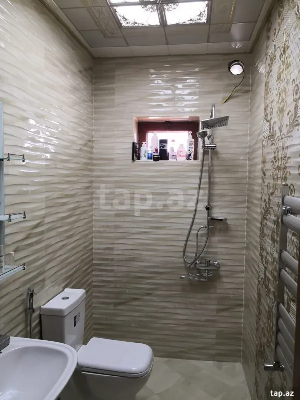 Satılır 5 otaqlı həyət evi