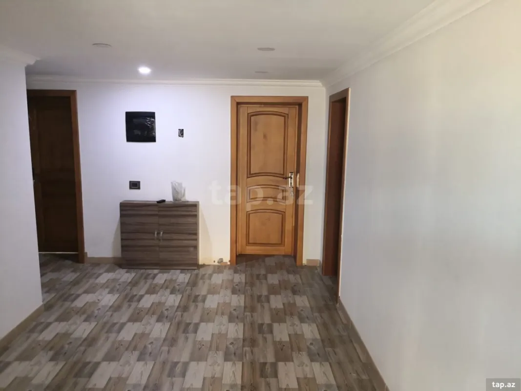 Satılır 5 otaqlı həyət evi