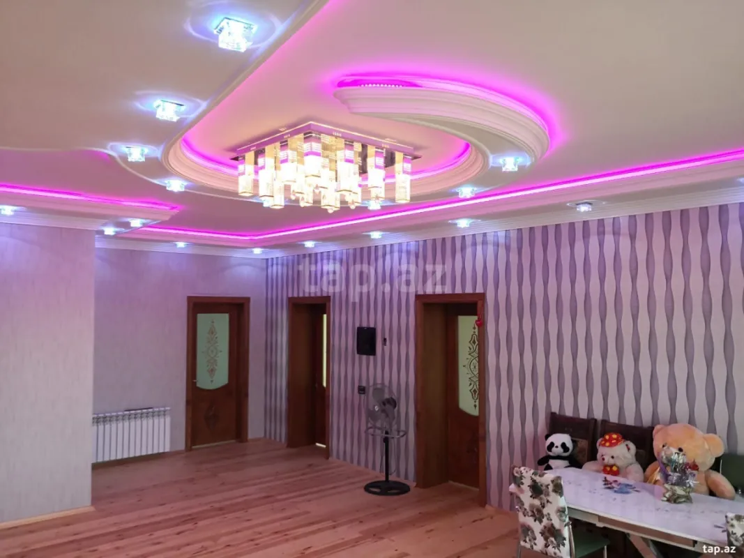 Satılır 5 otaqlı həyət evi