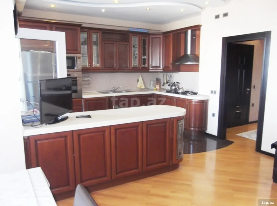 Satılır 5 otaqlı yeni tikili 260 m²