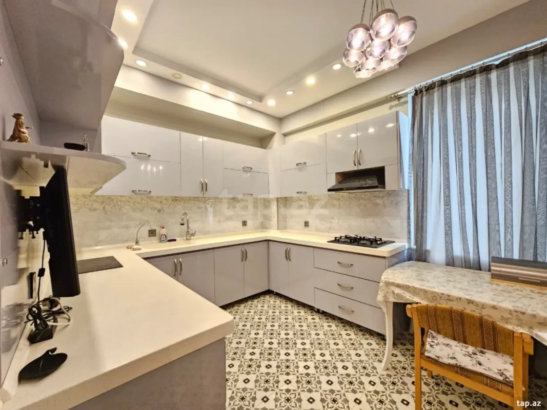Satılır 4 otaqlı yeni tikili 136 m²