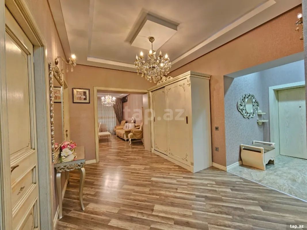 Satılır 4 otaqlı yeni tikili 136 m²