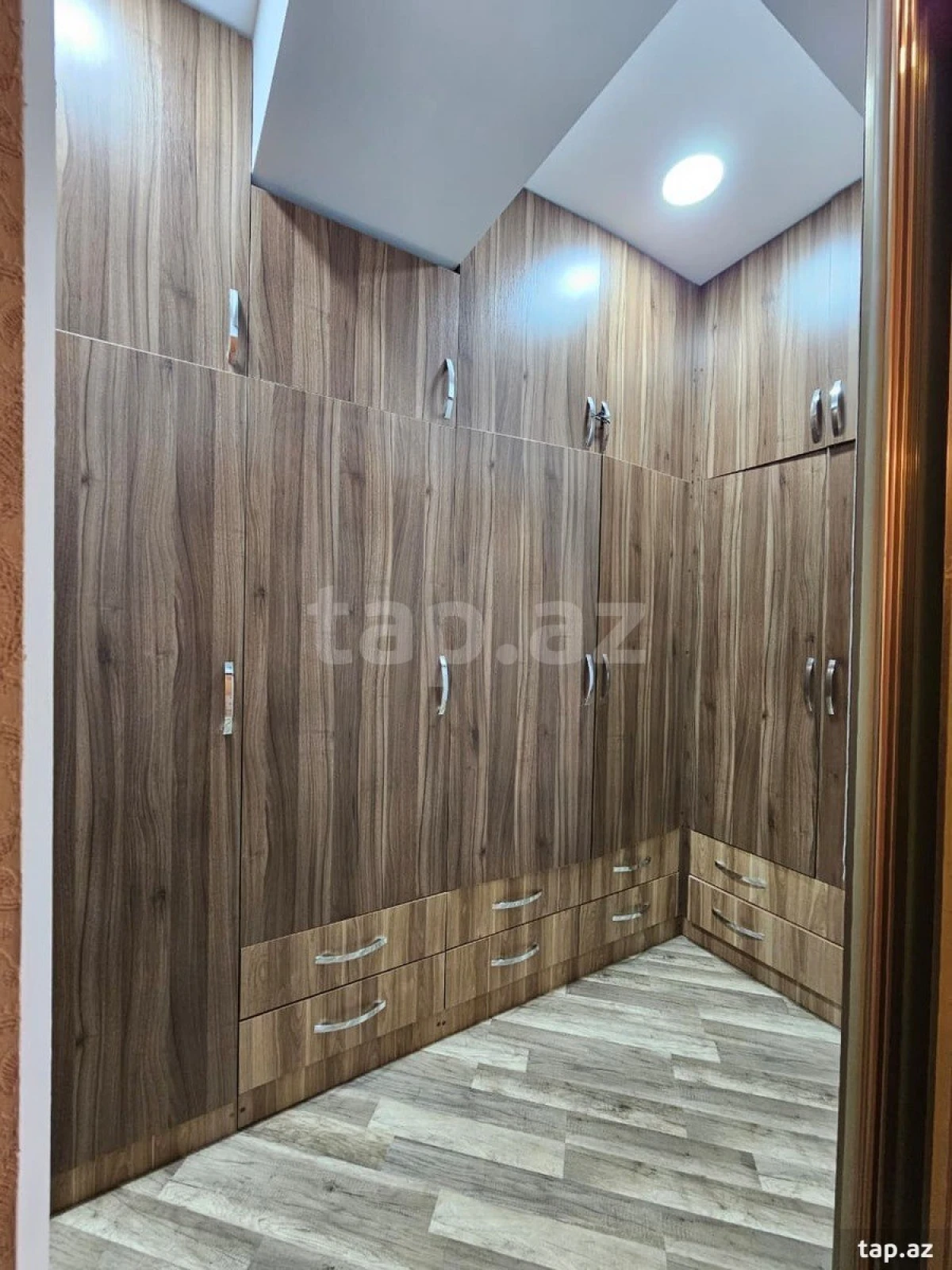 Satılır 4 otaqlı yeni tikili 136 m²