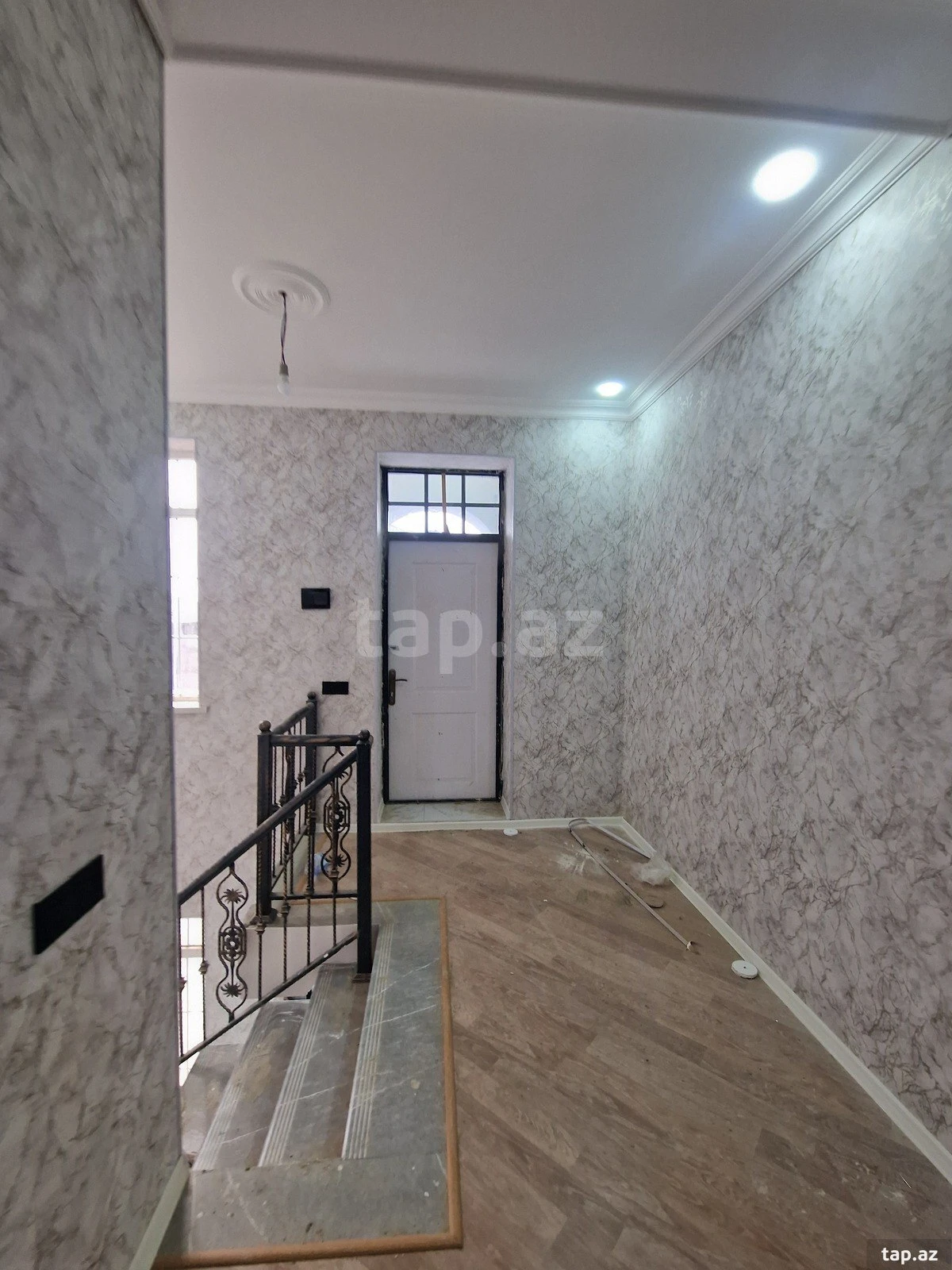 Satılır 5 otaqlı həyət evi