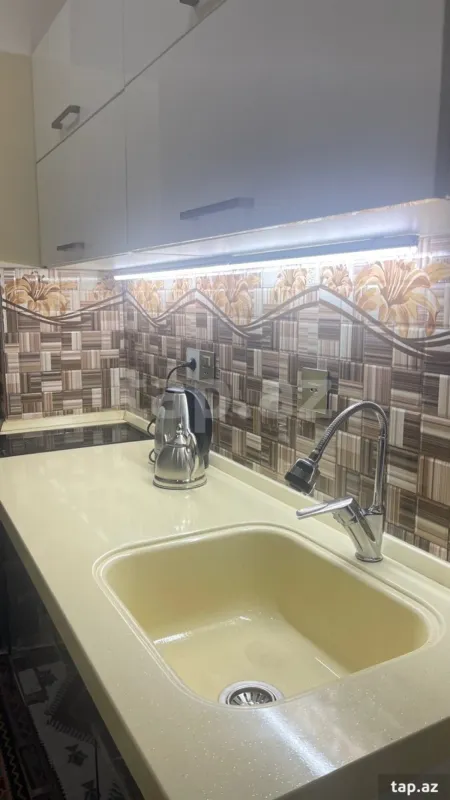 Kirayə verilir 2 otaqlı mənzil 65 m²