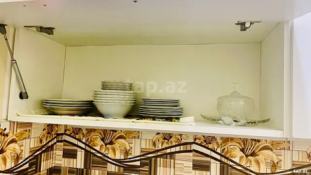 Kirayə verilir 2 otaqlı mənzil 65 m²