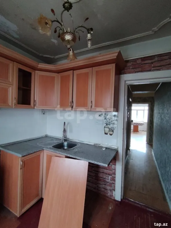 Satılır 5 otaqlı mənzil 105 m²