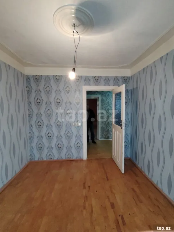 Satılır 5 otaqlı mənzil 105 m²
