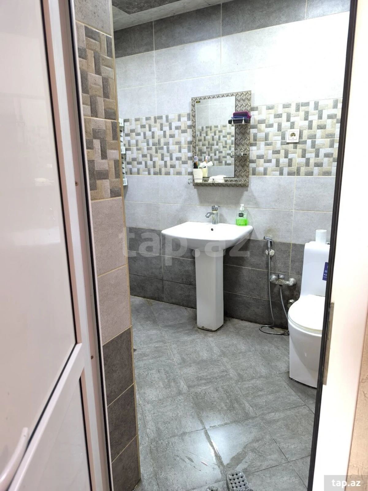 Kirayə verilir 2 otaqlı yeni tikili 75 m²