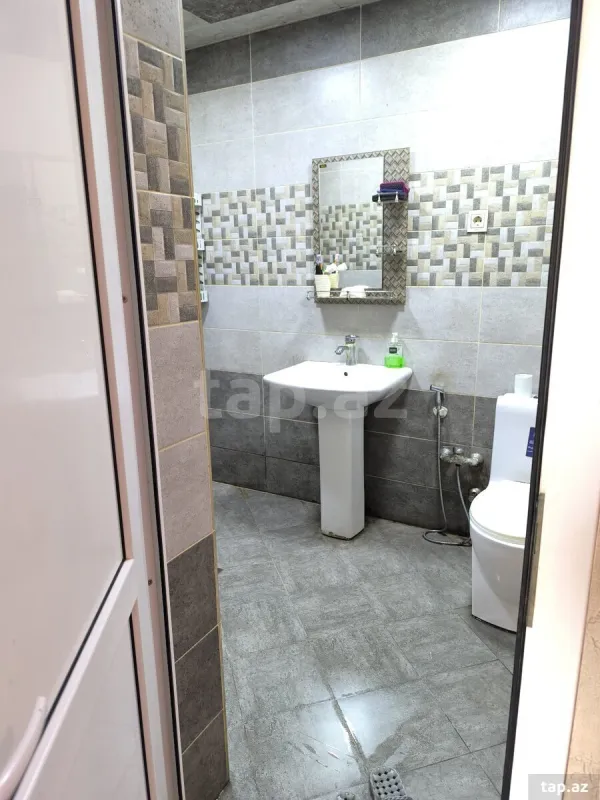 Kirayə verilir 2 otaqlı yeni tikili 75 m²