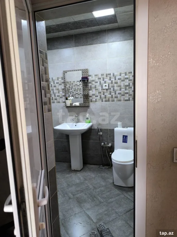 Kirayə verilir 2 otaqlı yeni tikili 75 m²