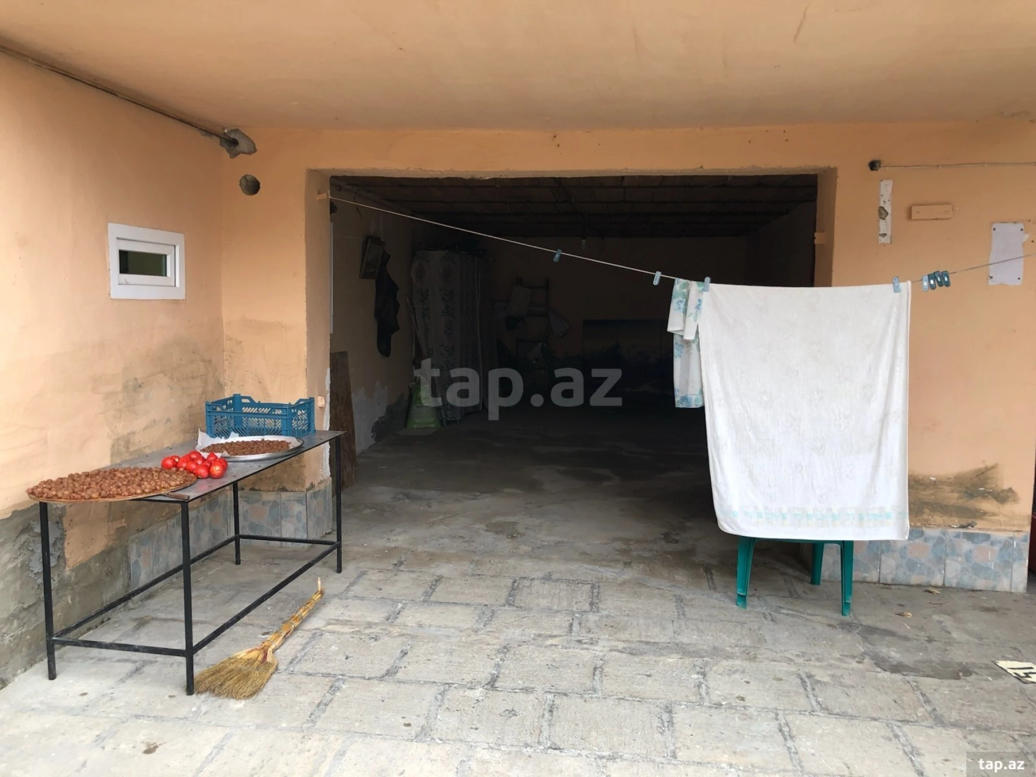 Satılır 9 otaqlı həyət evi