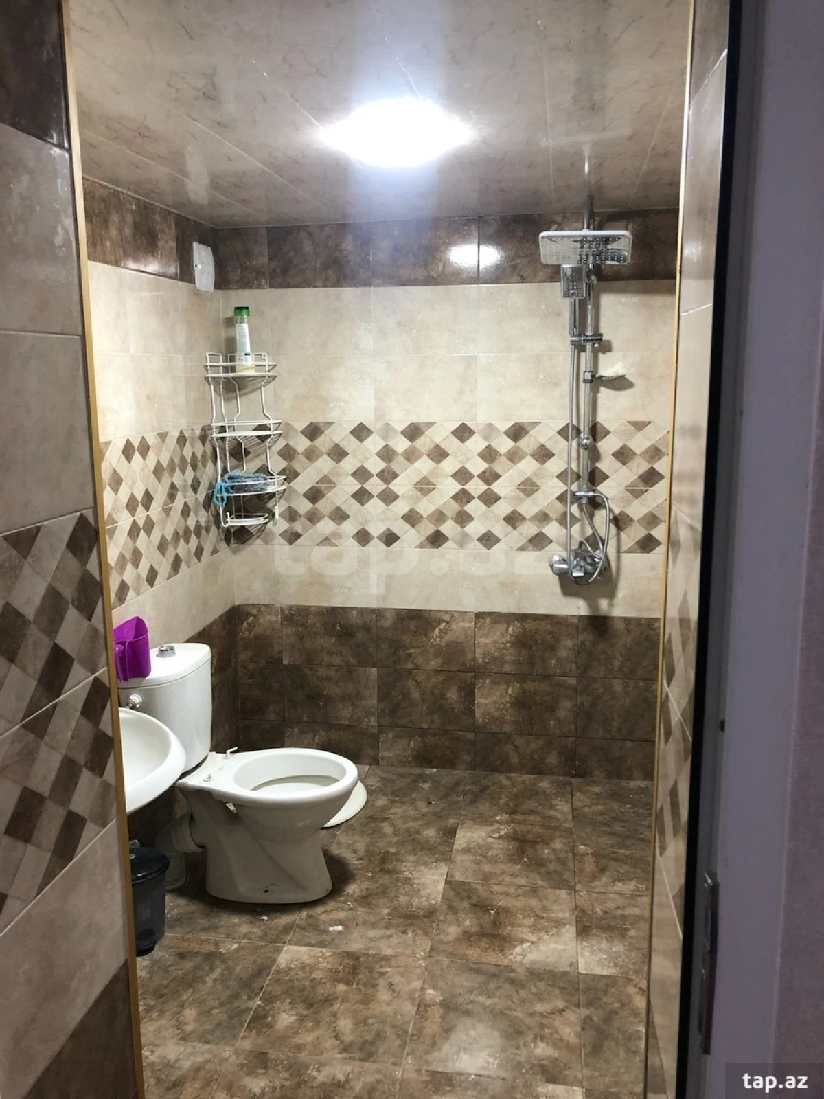 Satılır 9 otaqlı həyət evi