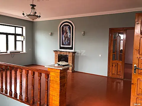 Satılır 9 otaqlı həyət evi
