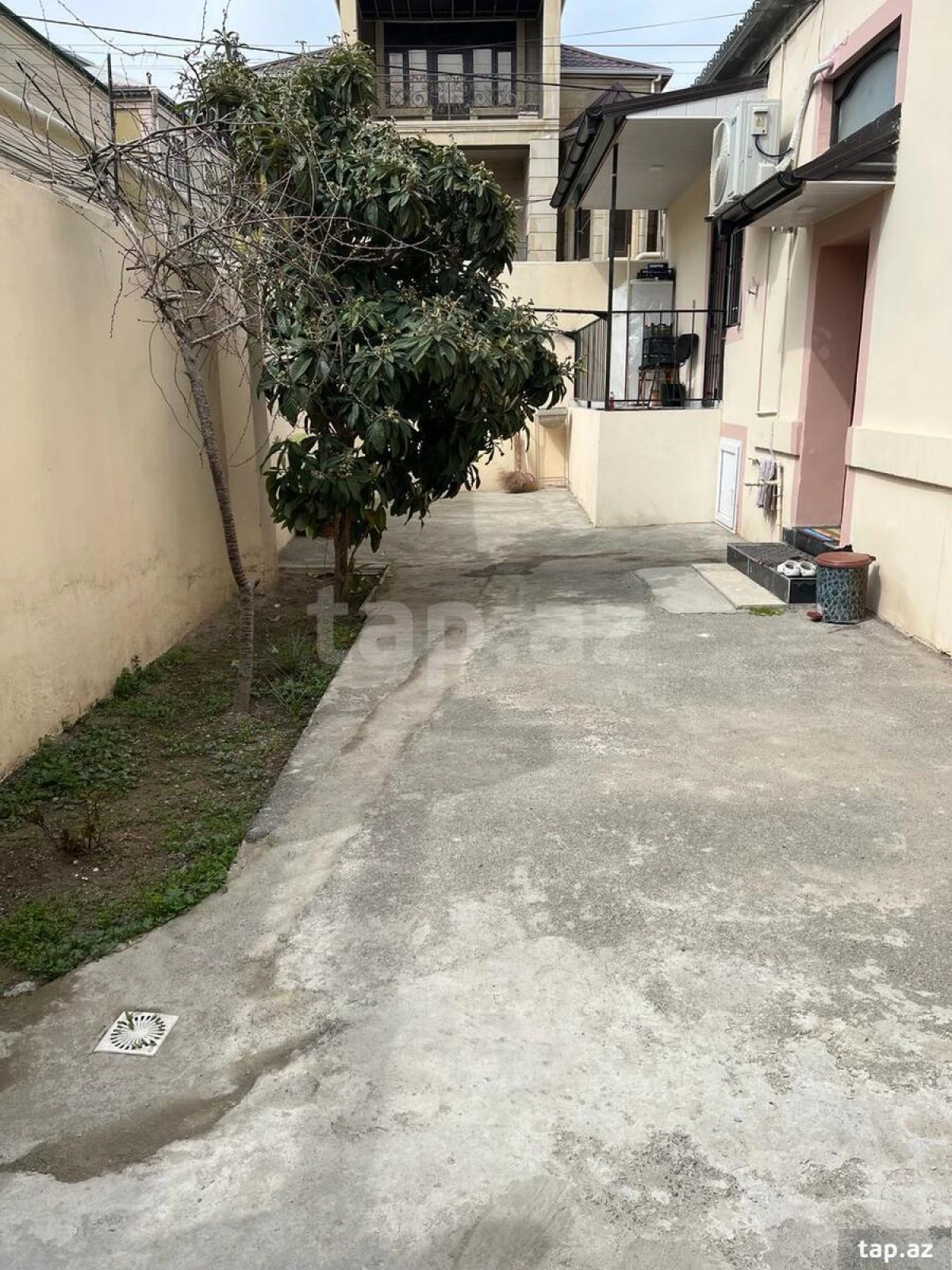 Satılır 4 otaqlı həyət evi