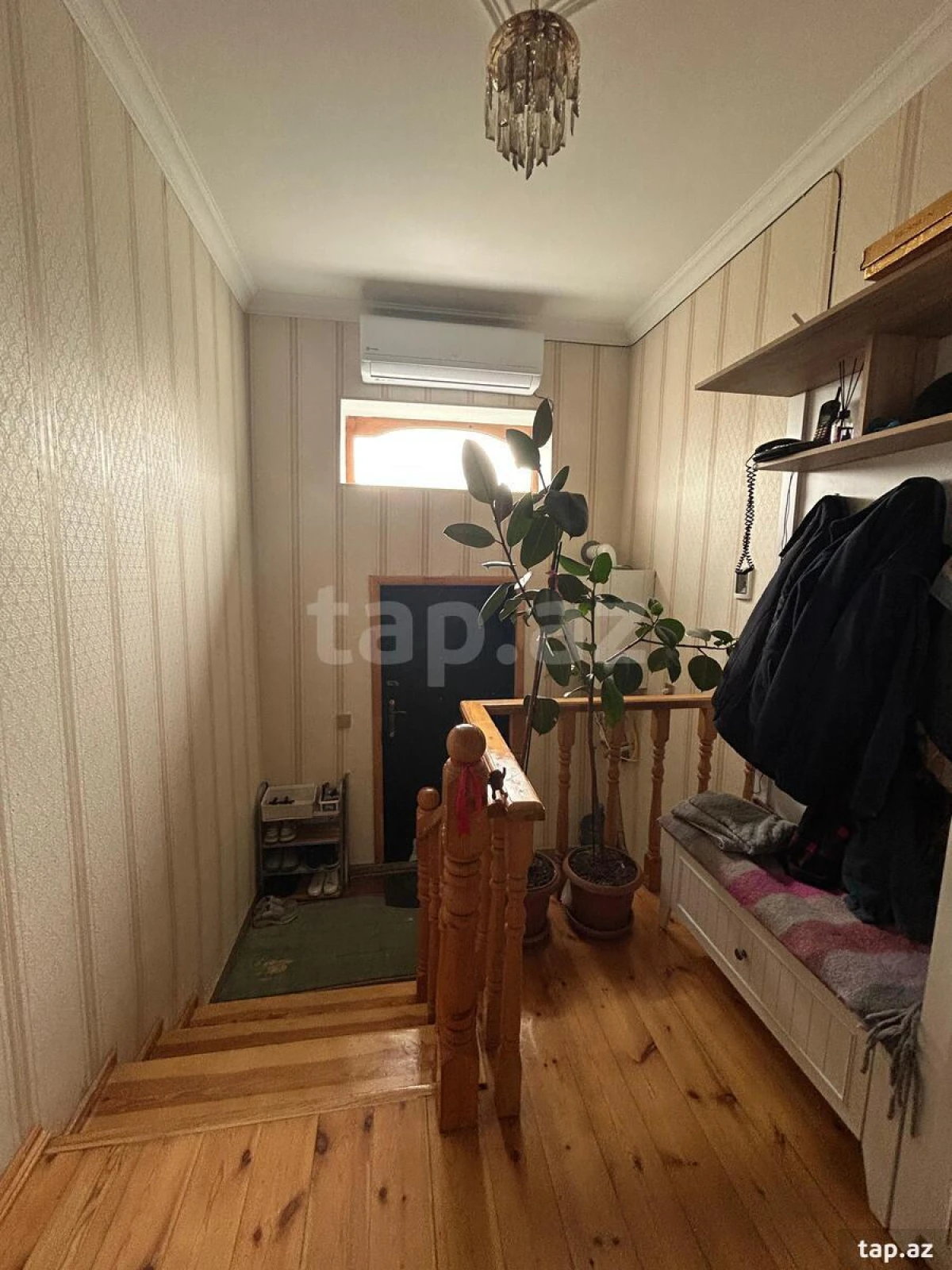 Satılır 4 otaqlı həyət evi